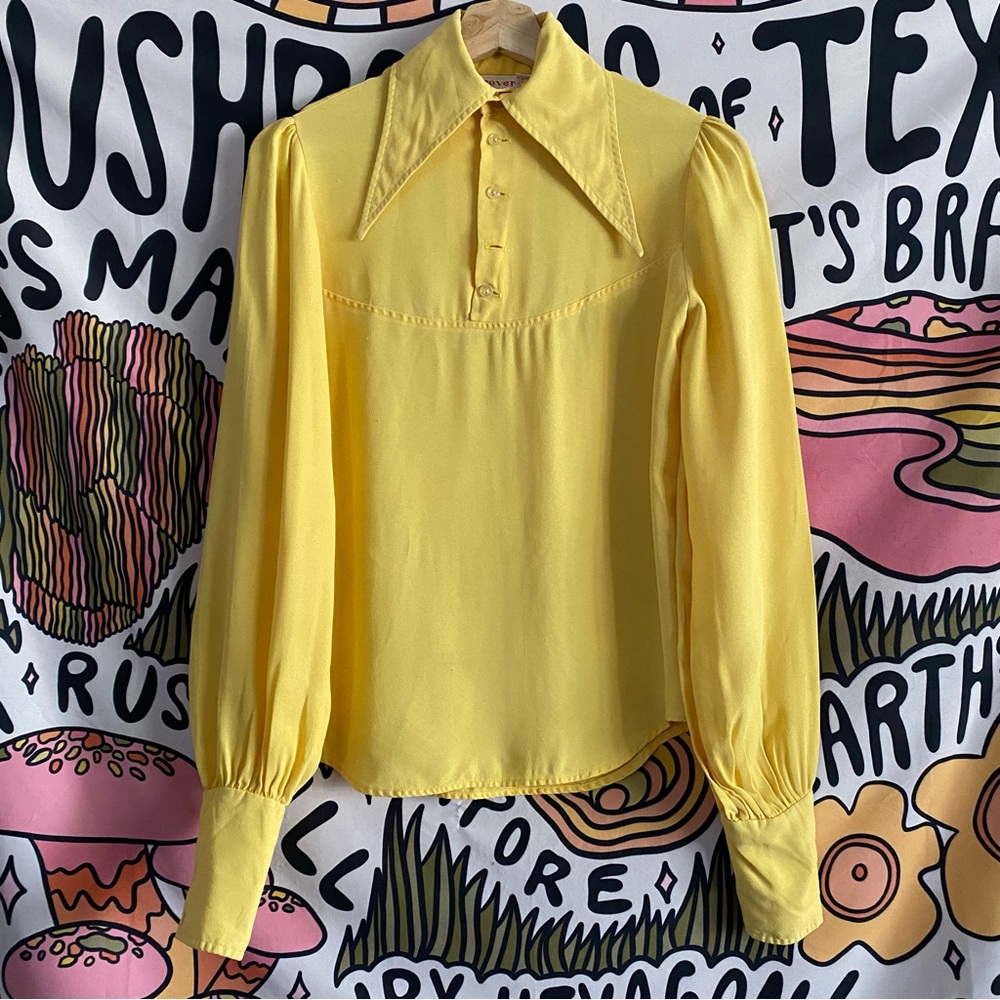 Vintage 1970s blouse by Xtrovert